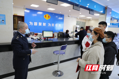 常德經(jīng)開區(qū)稅務局創(chuàng)新啟動稅收宣傳月 聘任“納稅服務體驗師”為服務質效精準“體檢”